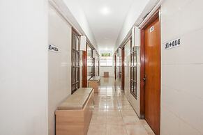 OYO 164 Ang's Residence