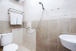 OYO 164 Ang's Residence