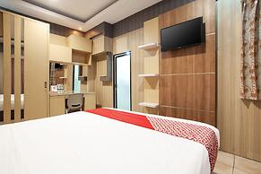 OYO 164 Ang's Residence