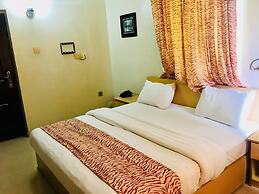 Mignonette Hotel & Suites