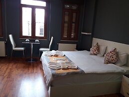 Full House Boutique Otel