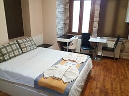 Full House Boutique Otel