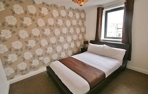 Central Hotel Cheltenham by Roomsbooked