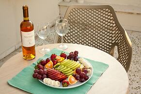 Dynasta Central Suites