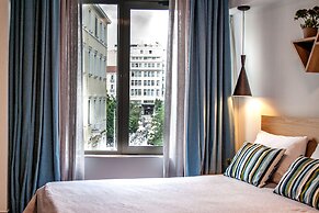 Dynasta Central Suites