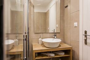 Dynasta Central Suites