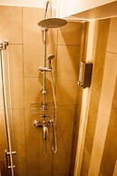 Dynasta Central Suites