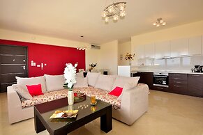 Luxury Suites in Stavromenos