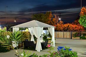 Luxury Suites in Stavromenos