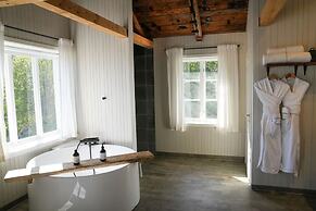 Nusfjord Village & Resort