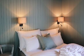 Nusfjord Village & Resort