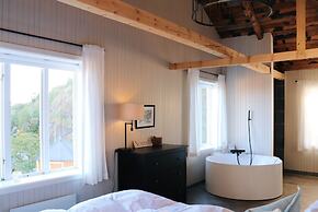 Nusfjord Village & Resort