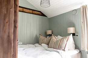 Nusfjord Village & Resort