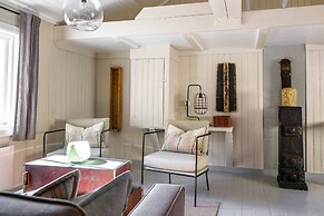 Nusfjord Village & Resort