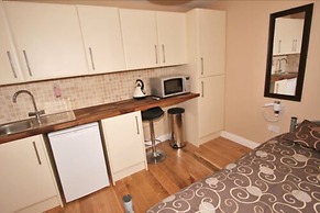 Central Studios Gloucester Road by Rooms Booked - Free Parking