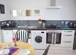 No 40, 5 beds, sleeps 7