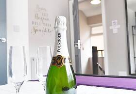 No 40, 5 beds, sleeps 7