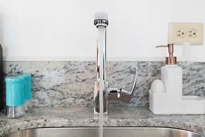 Renovated Apt.Walk to Marley Museum