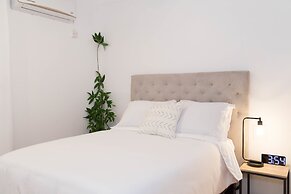 Renovated Apt.Walk to Marley Museum