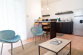 Renovated Apt.Walk to Marley Museum