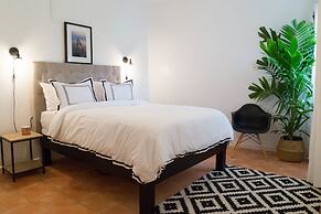 Renovated Apt.Walk to Marley Museum