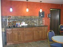 Burnsville Inn & Suites