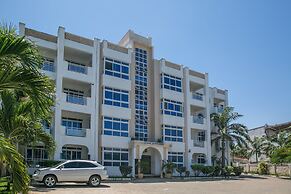 Almasi Oceanfront Apartment