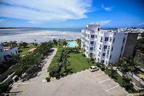 Almasi Oceanfront Apartment