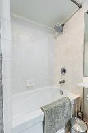 AOC Suites - Heart of Downtown  Condo