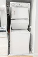 AOC Suites - Heart of Downtown  Condo