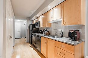 AOC Suites - Heart of Downtown  Condo