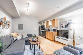 AOC Suites - Heart of Downtown  Condo