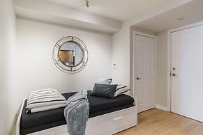 AOC Suites - Heart of Downtown  Condo