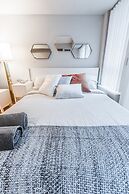 AOC Suites - Heart of Downtown  Condo