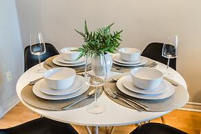 AOC Suites - Heart of Downtown  Condo