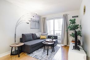 AOC Suites - Heart of Downtown  Condo