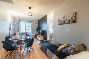 AOC Suites - Heart of Downtown  Condo