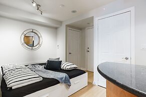 AOC Suites - Heart of Downtown  Condo