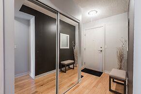AOC Suites - Heart of Downtown  Condo