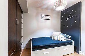 AOC Suites - Heart of Downtown  Condo