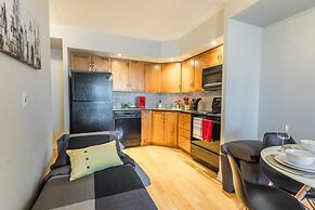 AOC Suites - Heart of Downtown  Condo