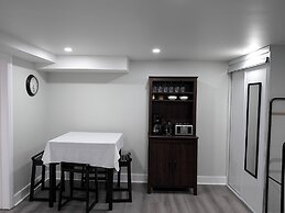 Serene Niagara Inn