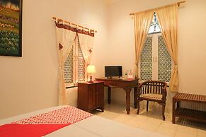 OYO 244 Griya Cemara Homestay