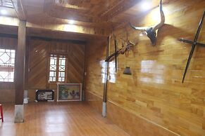 H'mong Home Mountain View