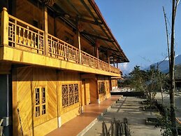 H'mong Home Mountain View