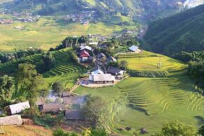 H'mong Home Mountain View