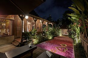 Kawan Antique Ubud Villa