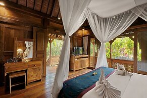 Kawan Antique Ubud Villa