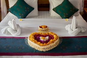 Kawan Antique Ubud Villa