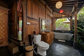 Kawan Antique Ubud Villa